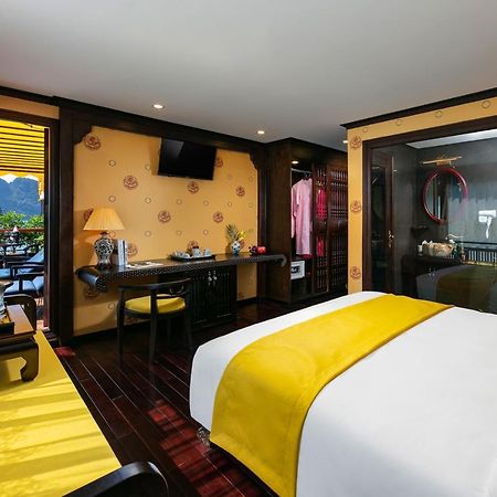 下龍 Nostalgia Halong Cruise酒店 外观 照片