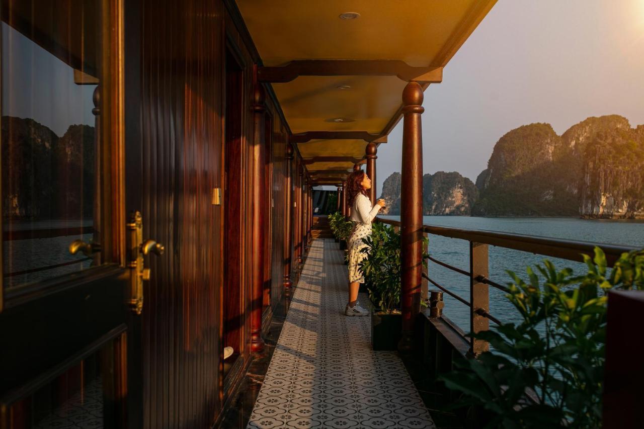 下龍 Nostalgia Halong Cruise酒店 外观 照片